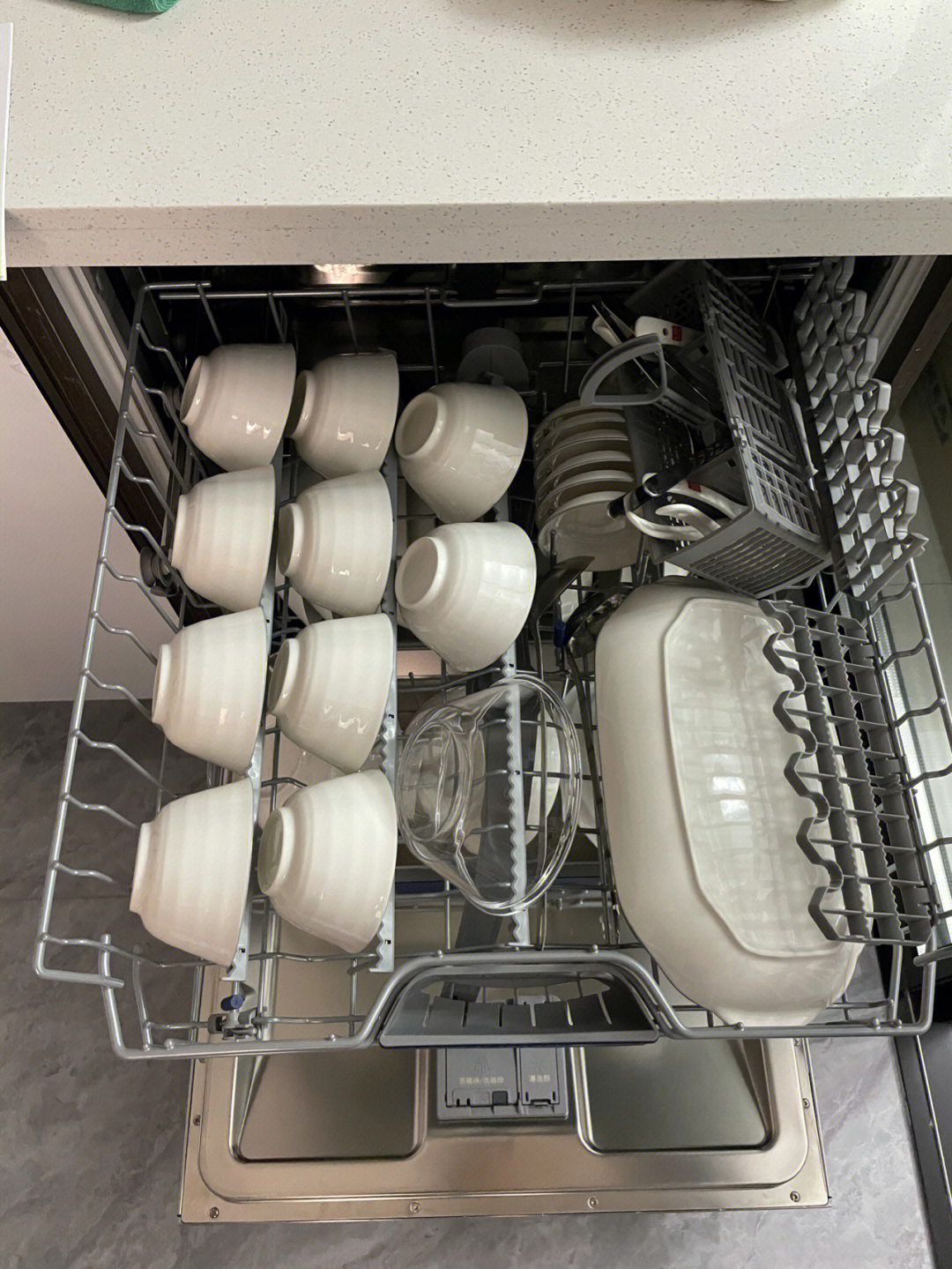 洗碗机能否洗干净？看完这个你就明白了！