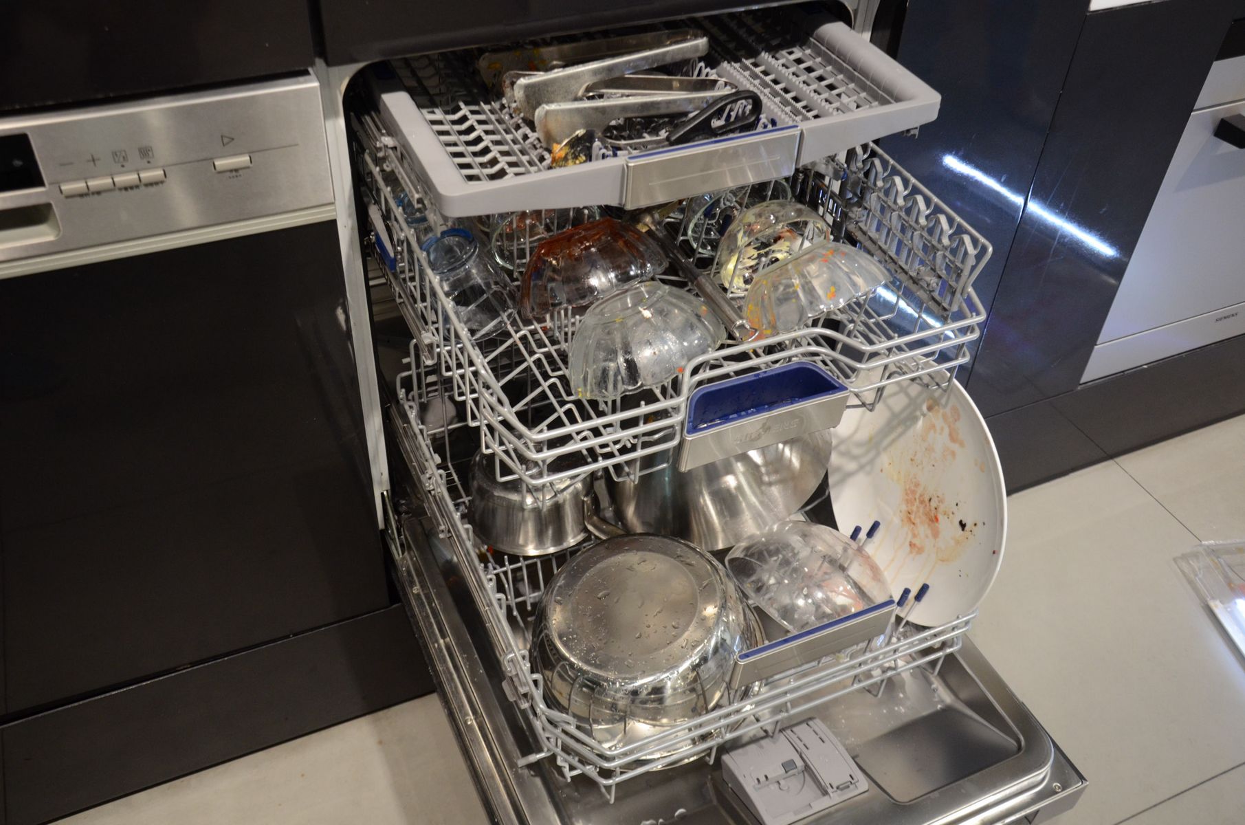洗碗机洗一次碗到底能花费多少钱？看完惊呆了！