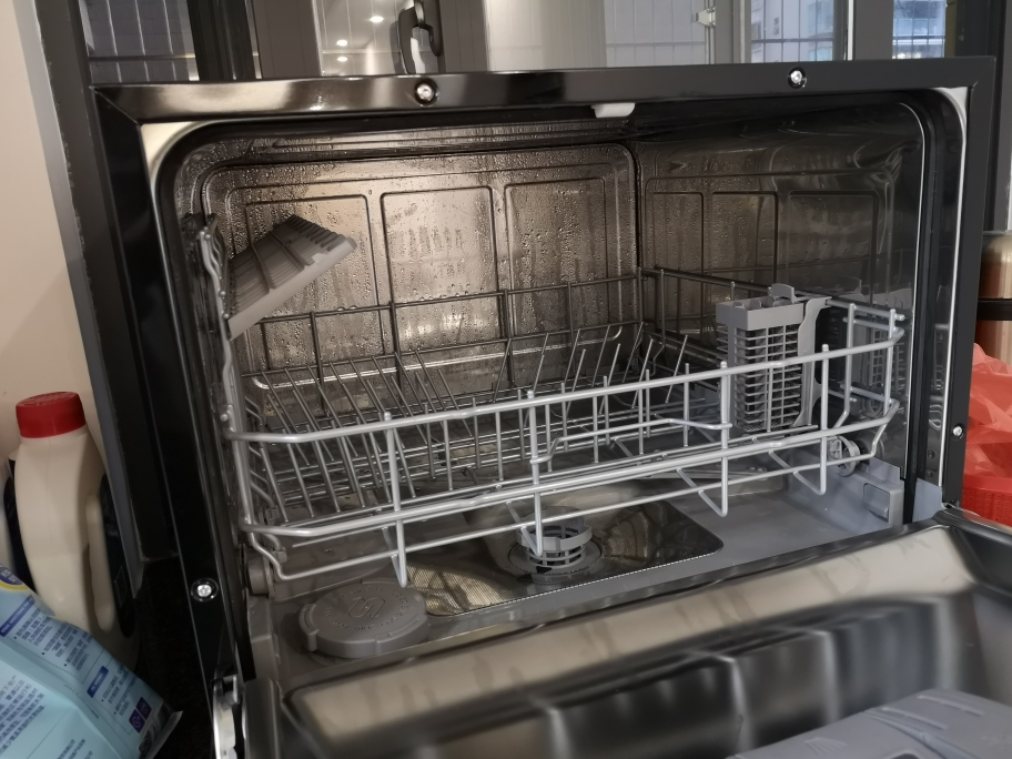 你能快速选出适合自己家洗碗机吗？他们分别有什么优缺点？